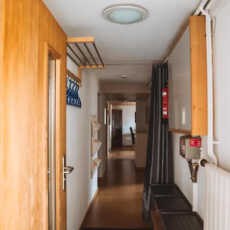 Апартаменты Burkhalter Appartement-fewo- Dusche Oder Bad- Wc 4-bettwohnung By Interhome Цвайзиммен